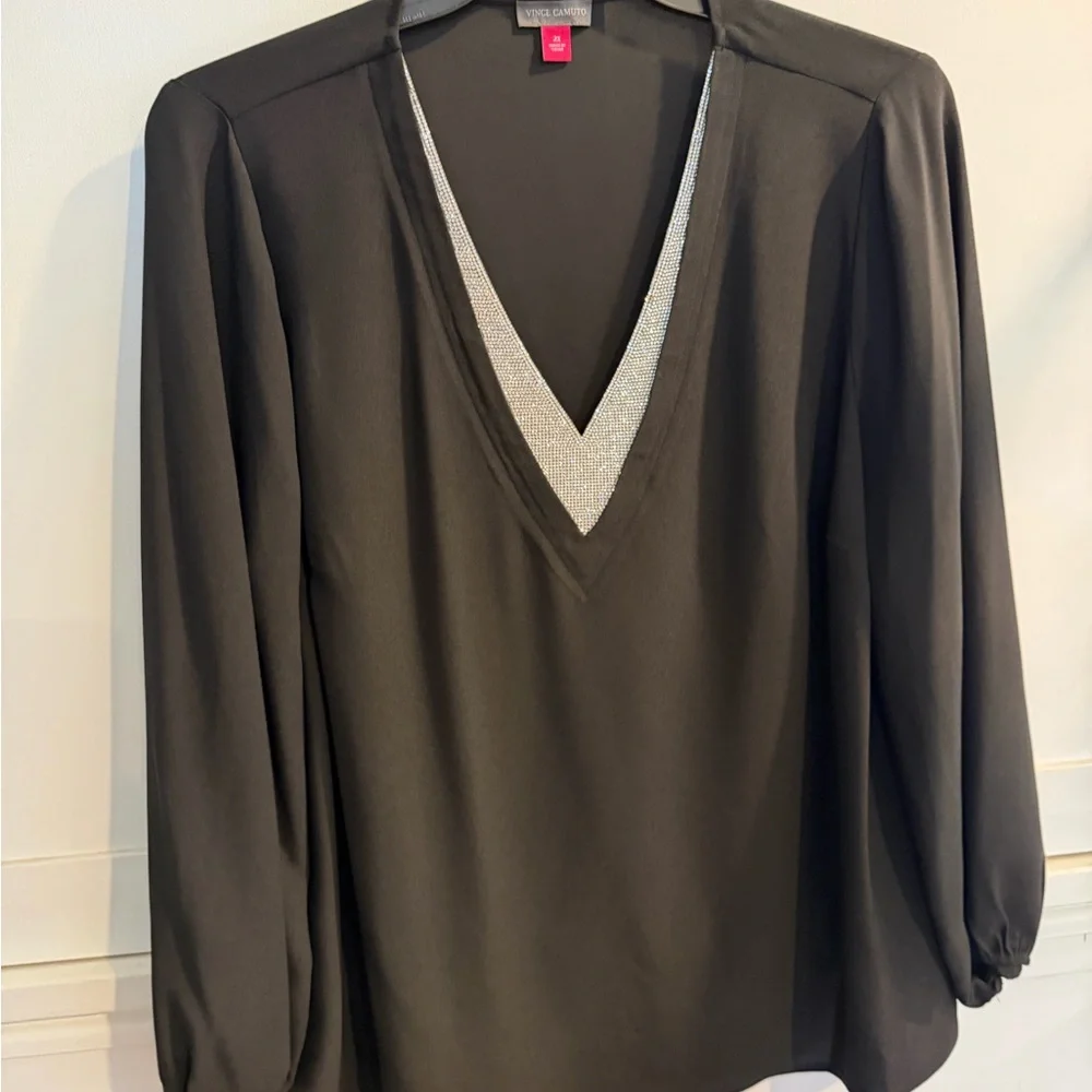 Vince Camuto Black v- neck dress shirt with Silver Trim. - Picture 2 of 4